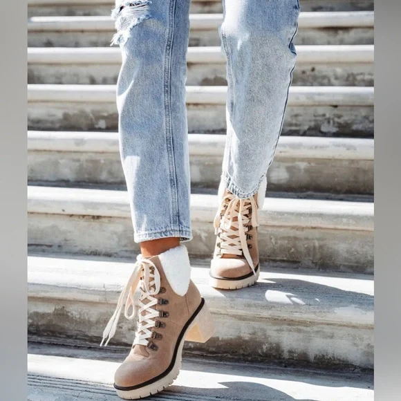 NIB Oasis Society Beige Lace Up Sherpa Vegan Suede Chunky Heeled Boots Booties - Picture 6 of 8